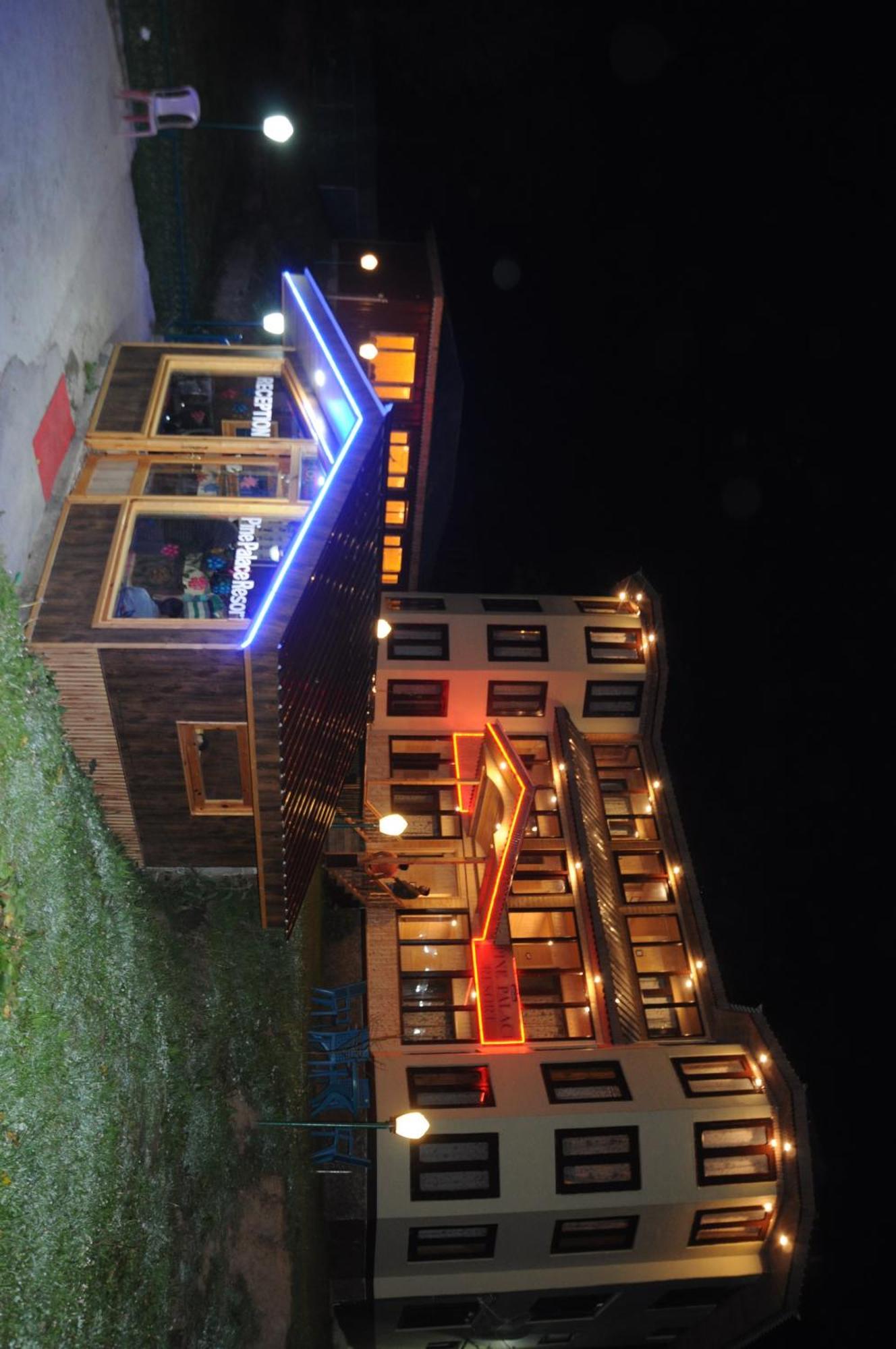 Pine Palace Resort Pahalgām Esterno foto