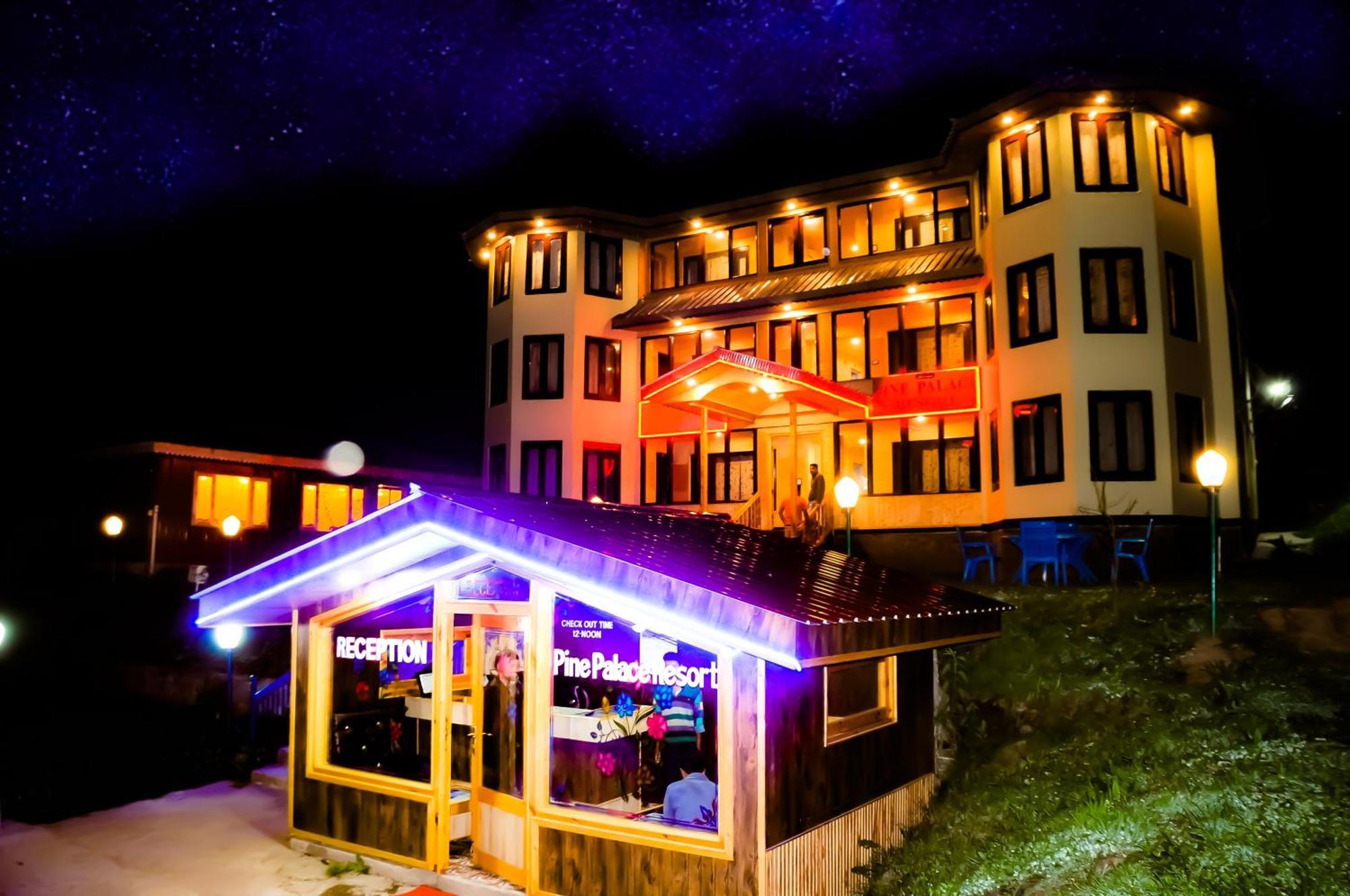 Pine Palace Resort Pahalgām Esterno foto